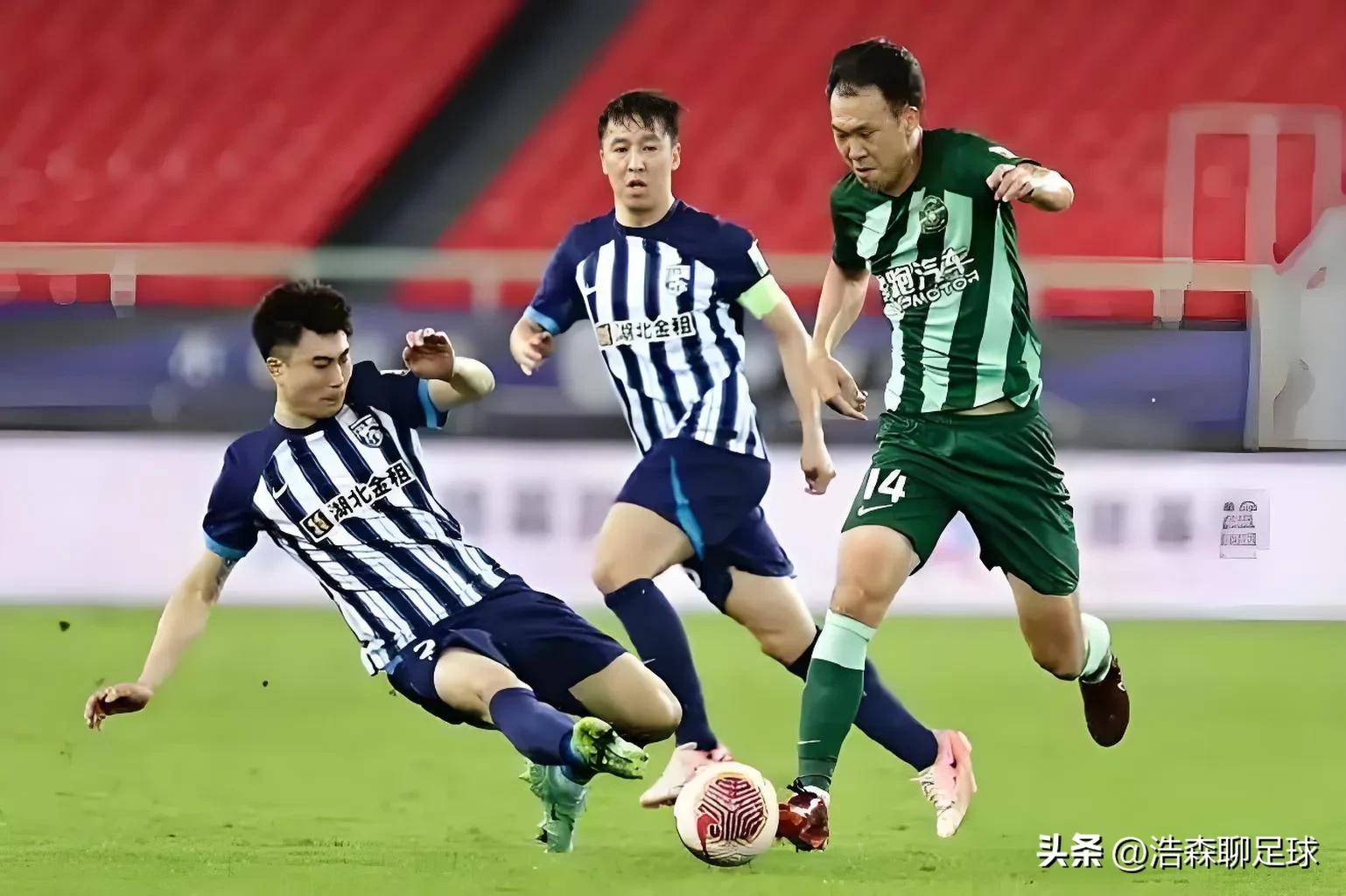 开云-关于今夜中超传出新动向，武汉三镇单刀错失，管理层表态——球迷炸锅，控场能力受关注的信息